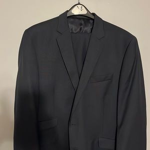 Kenneth Cole wool navy suit